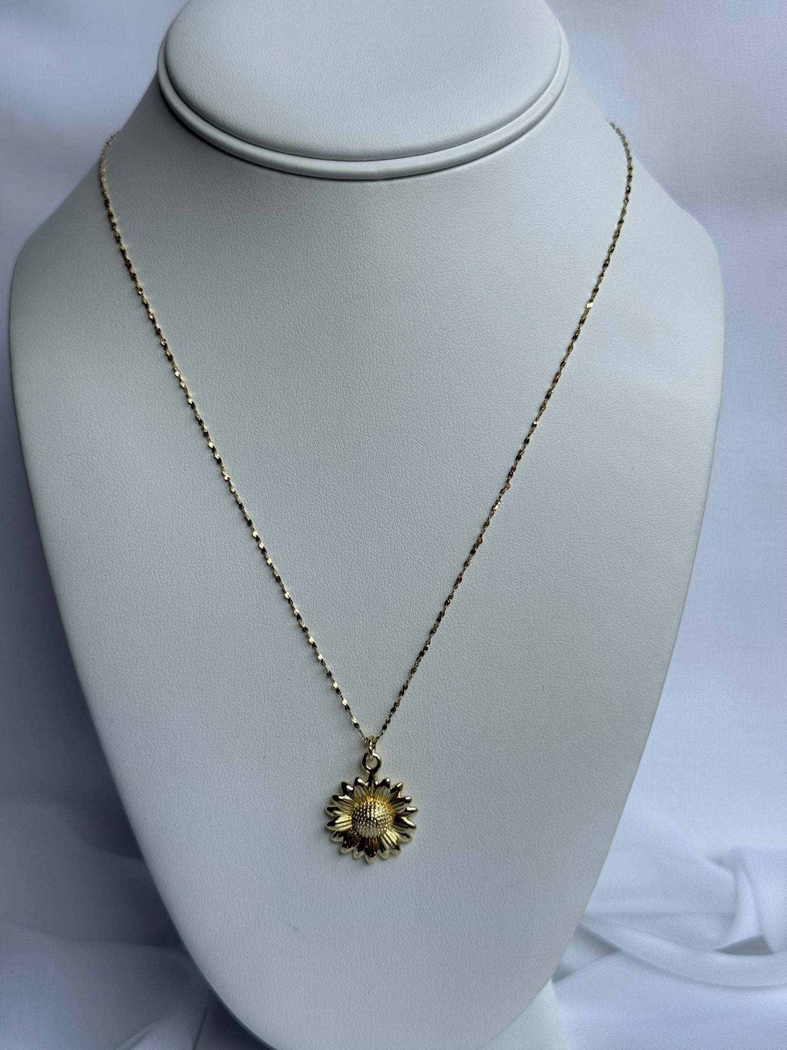 Dainty Gold Sunflower Pendant Necklace