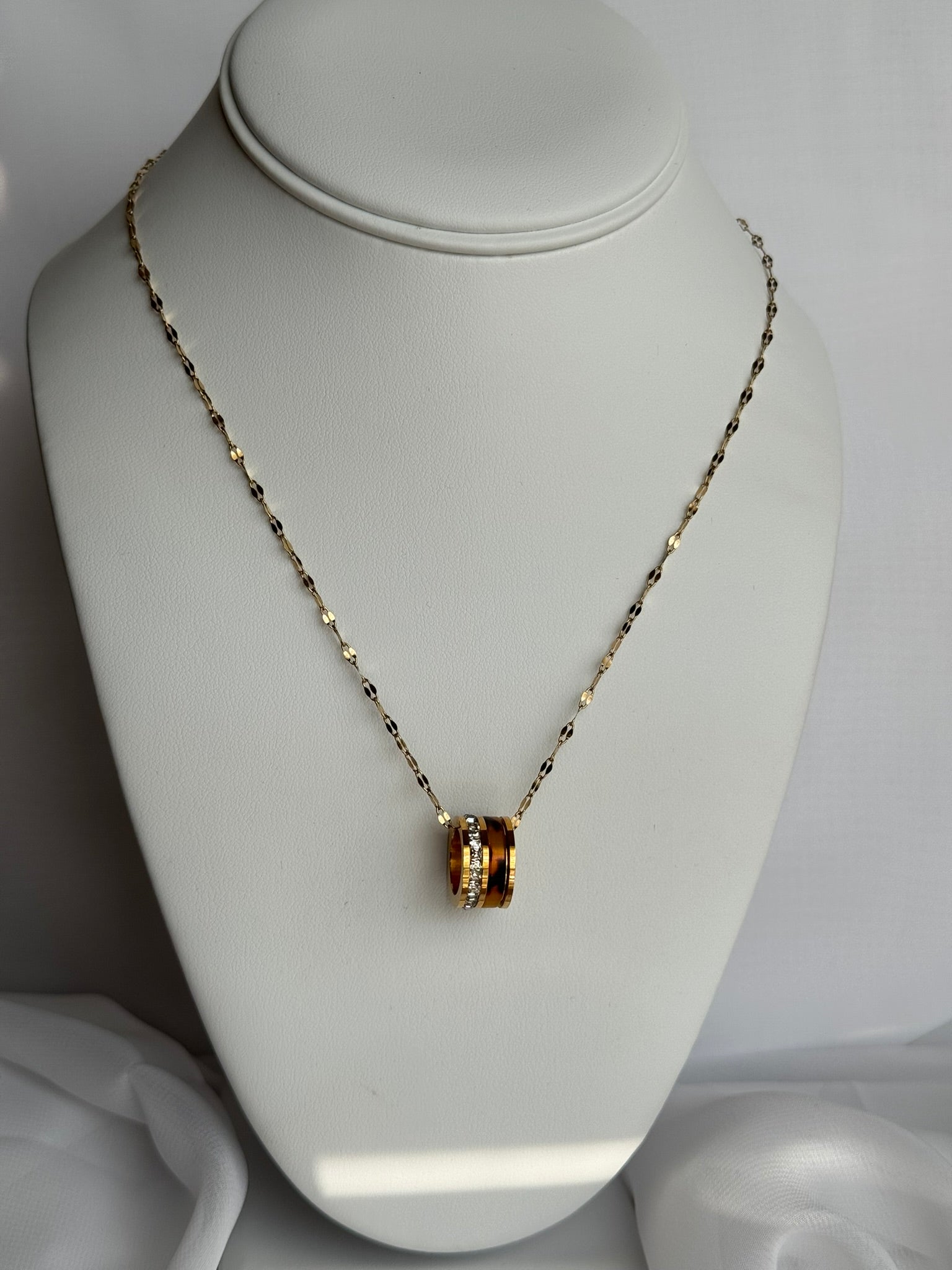 Gold Leopard Rhinestone Ring Pendant Necklace